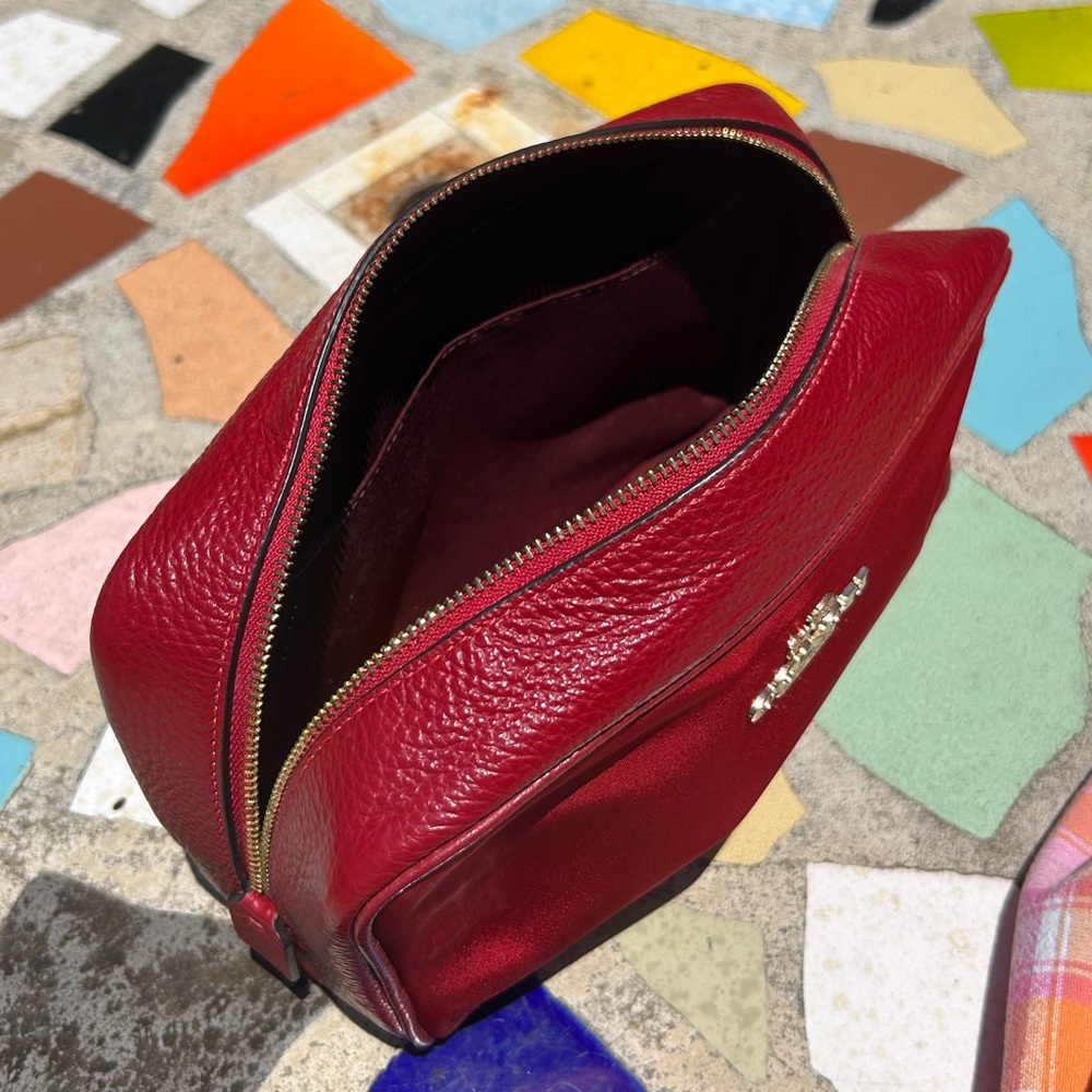 Coach Ellis Red Cosmetic Bag 📌♥️